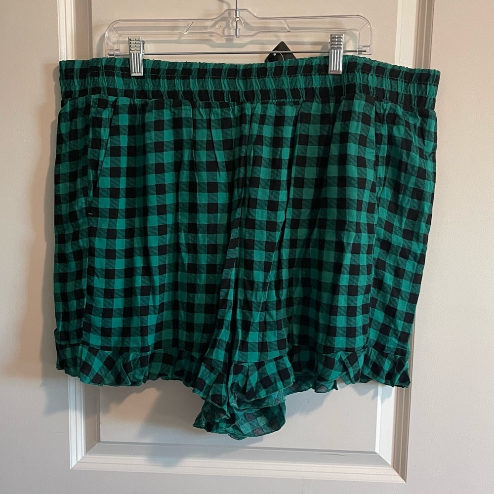 Torrid Green/Black Gingham Plaid 5 Inch High Rise Short, 2X NWT